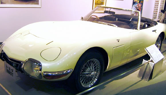 TOYOTA 2000GT Bond vehicles